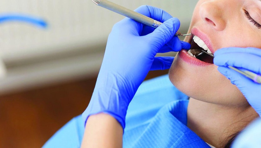 Thăm khám kỹ càng trước khi trồng Implant 